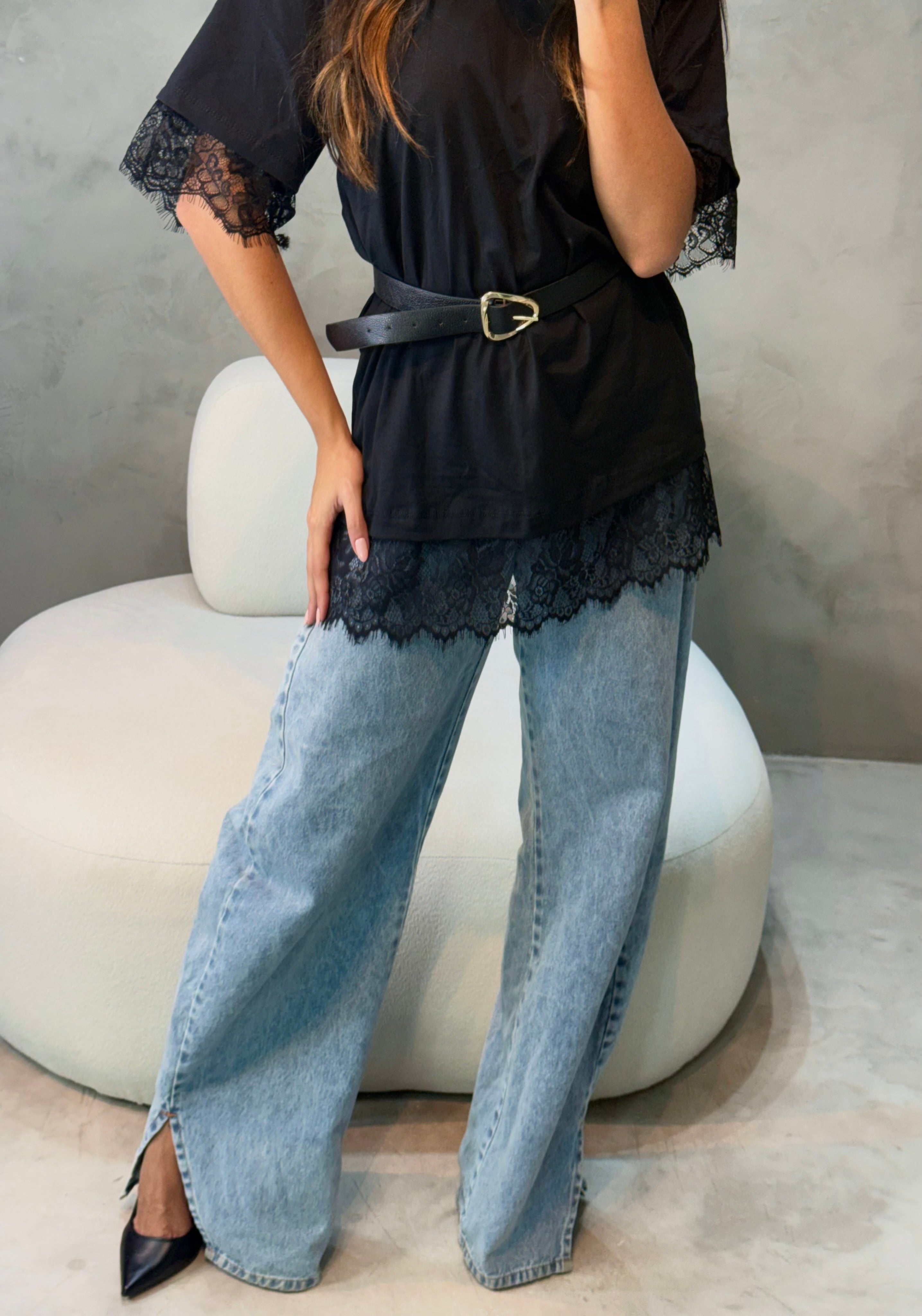 T-Shirt Oversized com Renda Camila