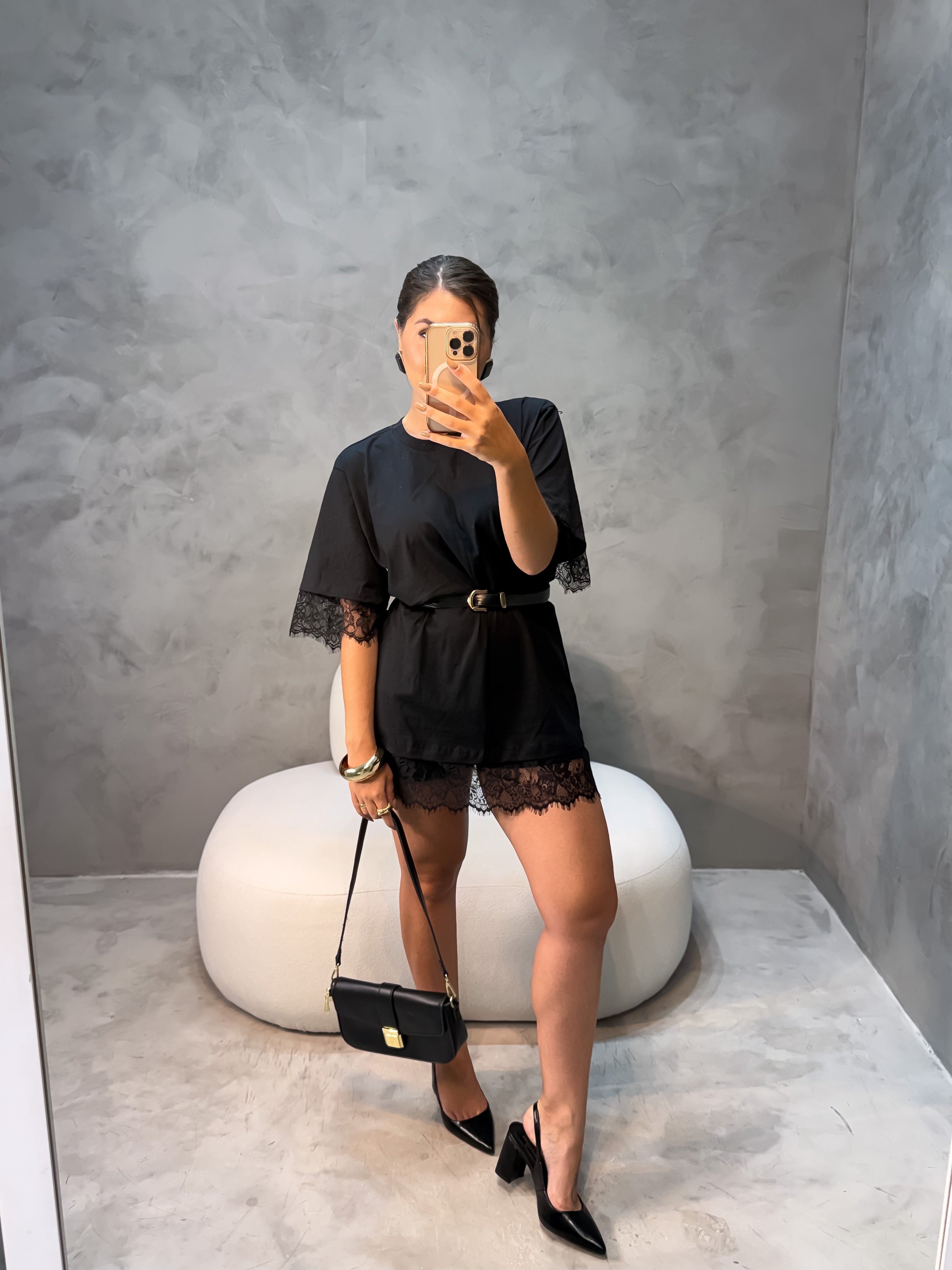 T-Shirt Oversized com Renda Camila