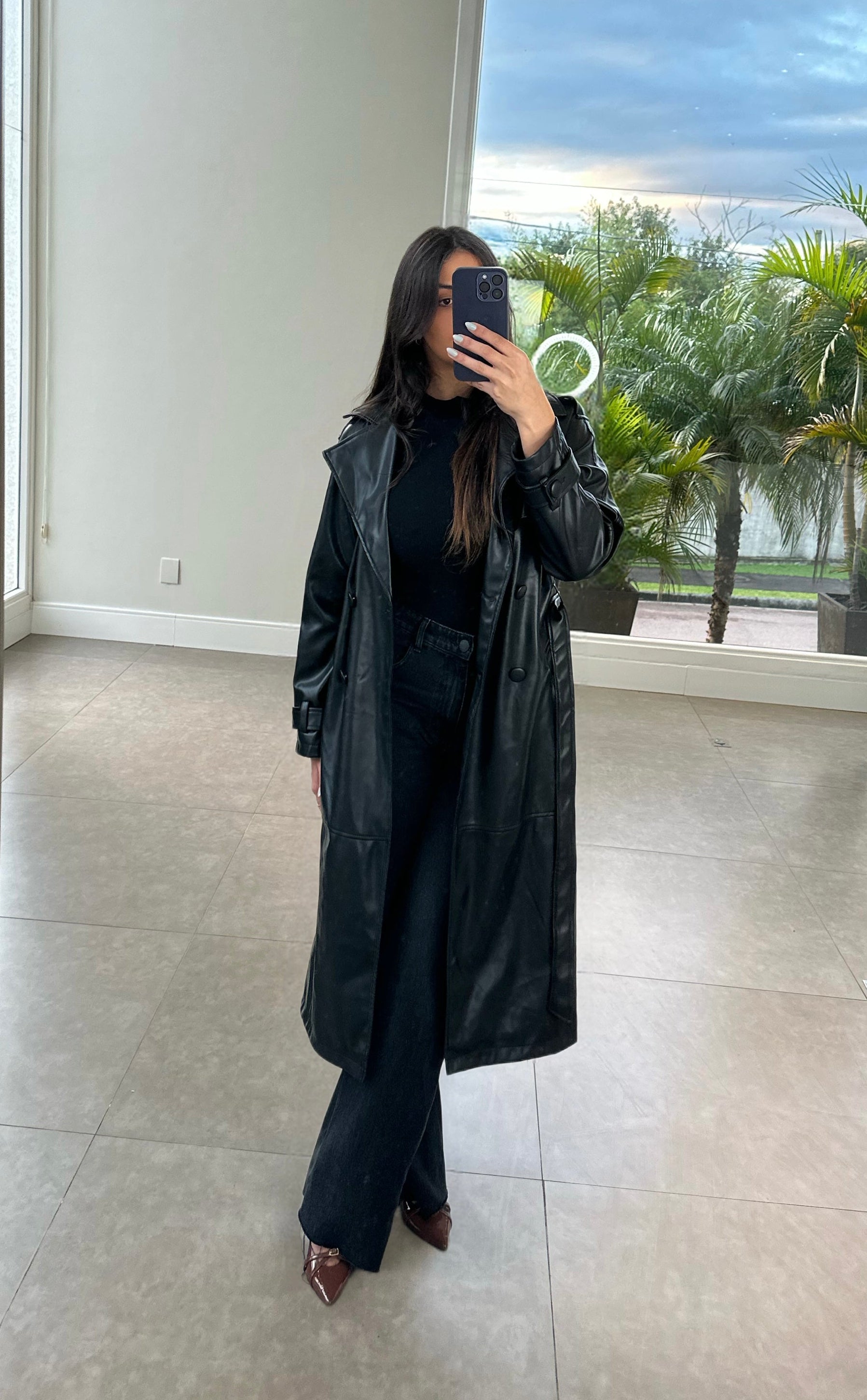 Trench Coat em Couro Vallerie