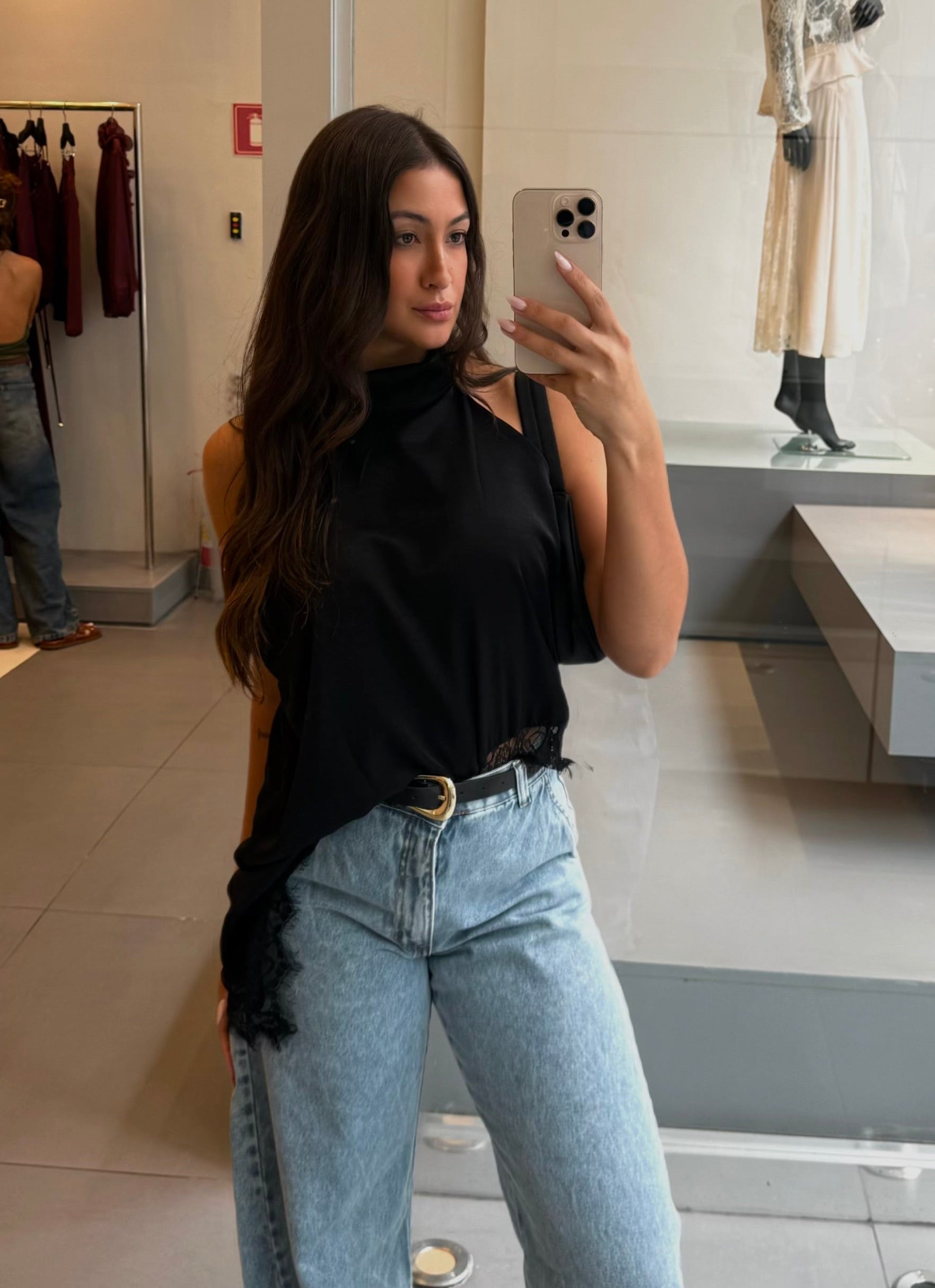 Blusa assimétrica Brenda