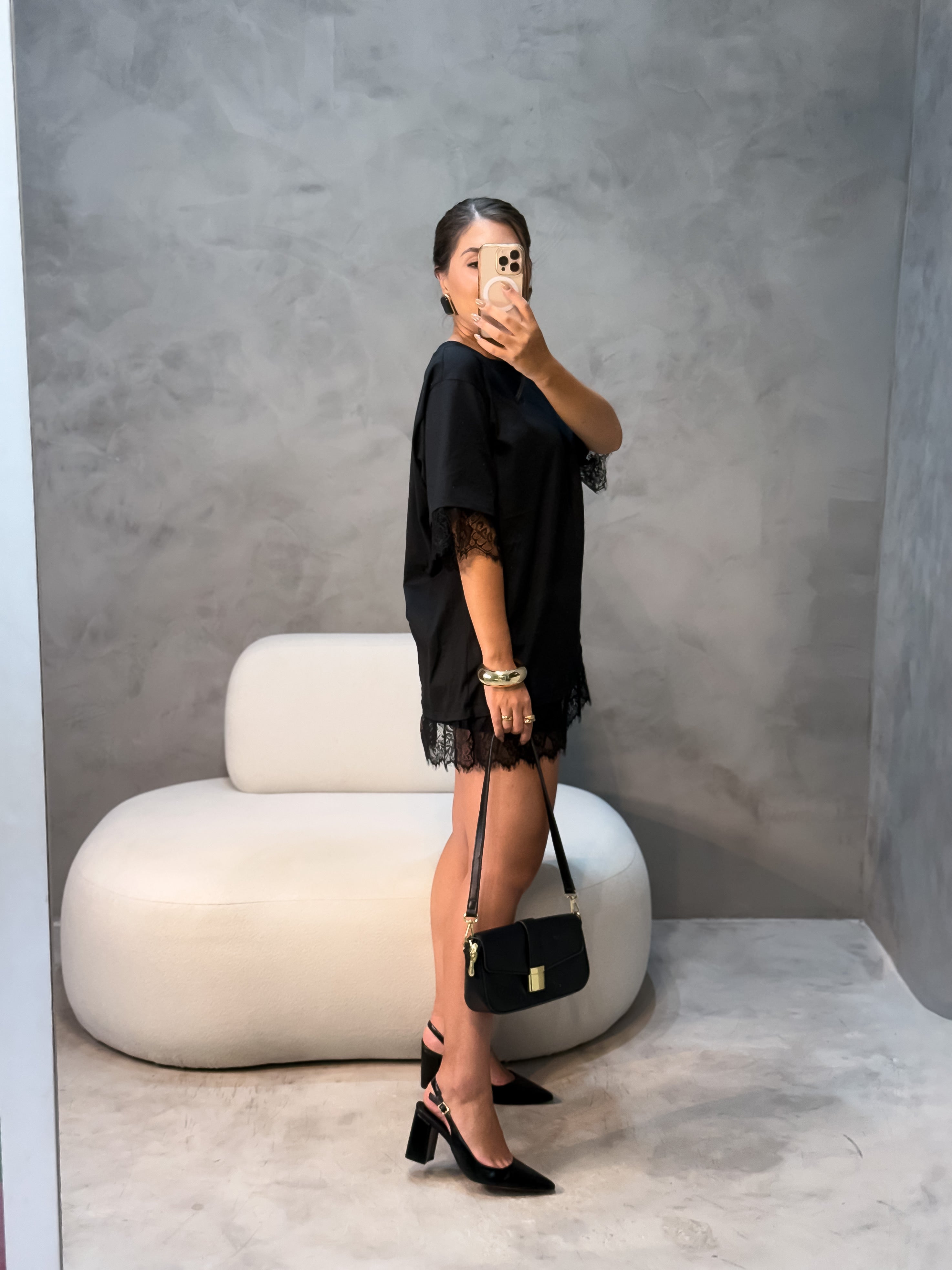 T-Shirt Oversized com Renda Camila